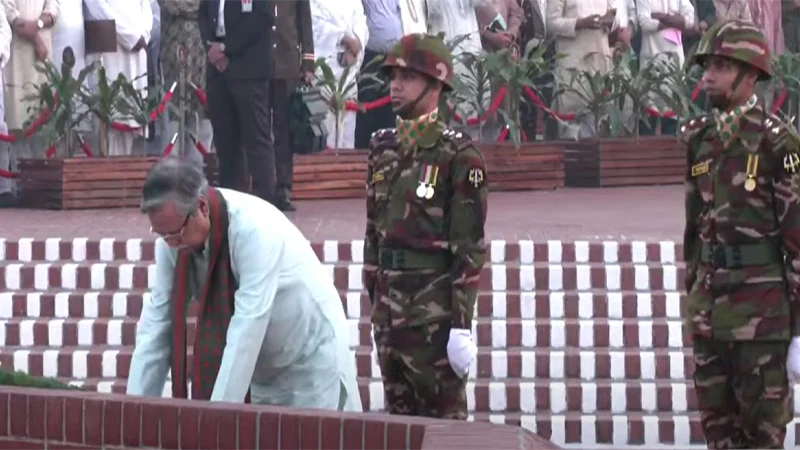 জাতীয় স্মৃতিসৌধে শ্রদ্ধা নিবেদন করলেন রাষ্ট্রপতি